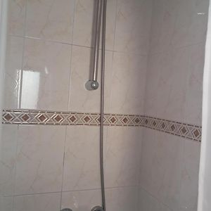 Habitación Pequeña con 2 Camas Individuales